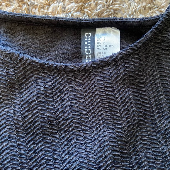 H&M | Lot of 2 Black and White Peplum Tops - Picture 3 of 9